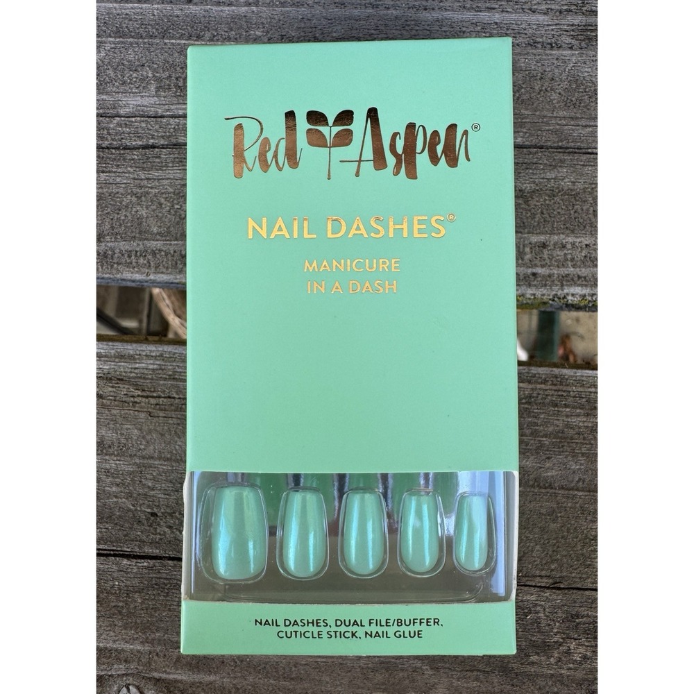 Red Aspen Nail Dashes Don't Pinch Me Sophie Coffin Kit Temporary Shimmer Green